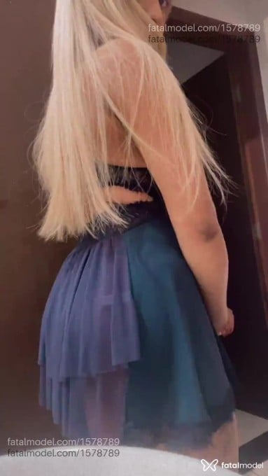 Acompanhante mulher loira (o) de olhos castanhos - Bianca