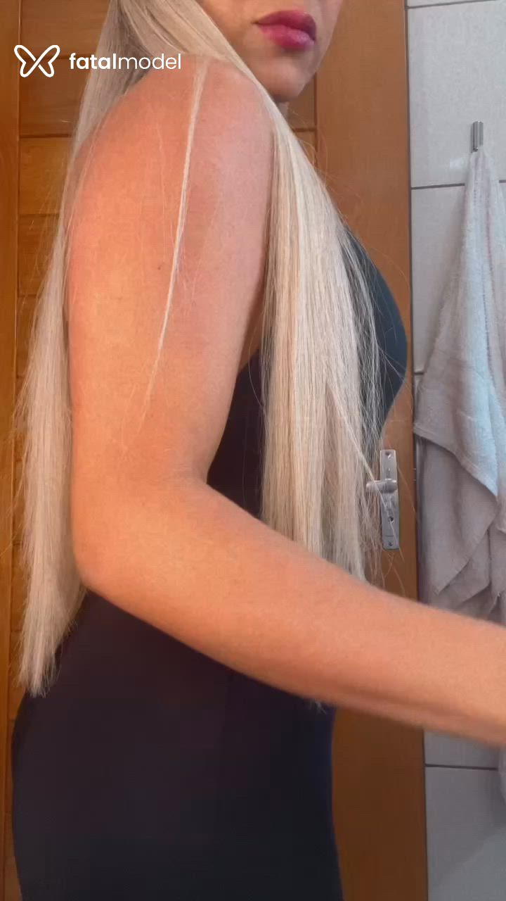 Acompanhante mulher loira (o) de olhos castanhos - Bianca