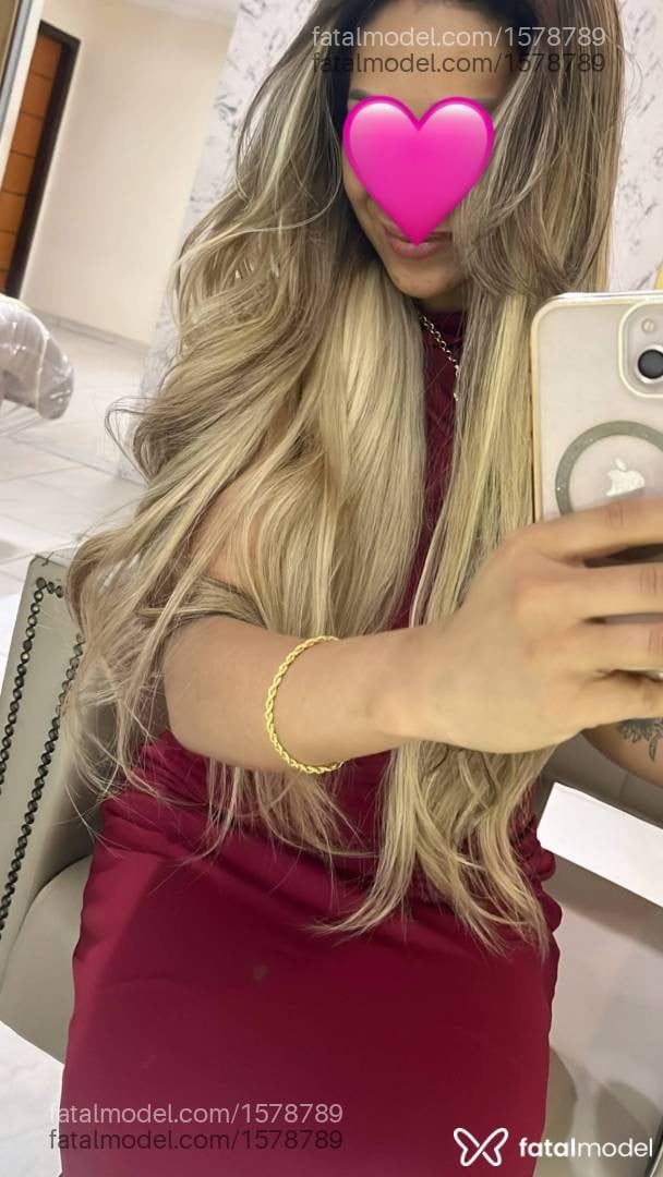 Acompanhante mulher loira (o) de olhos castanhos - Bianca