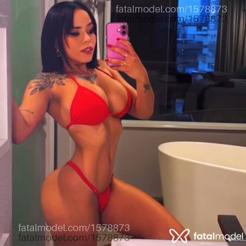 Acompanhante mulher com cabelo castanho de olhos mel - Yumi Satto
