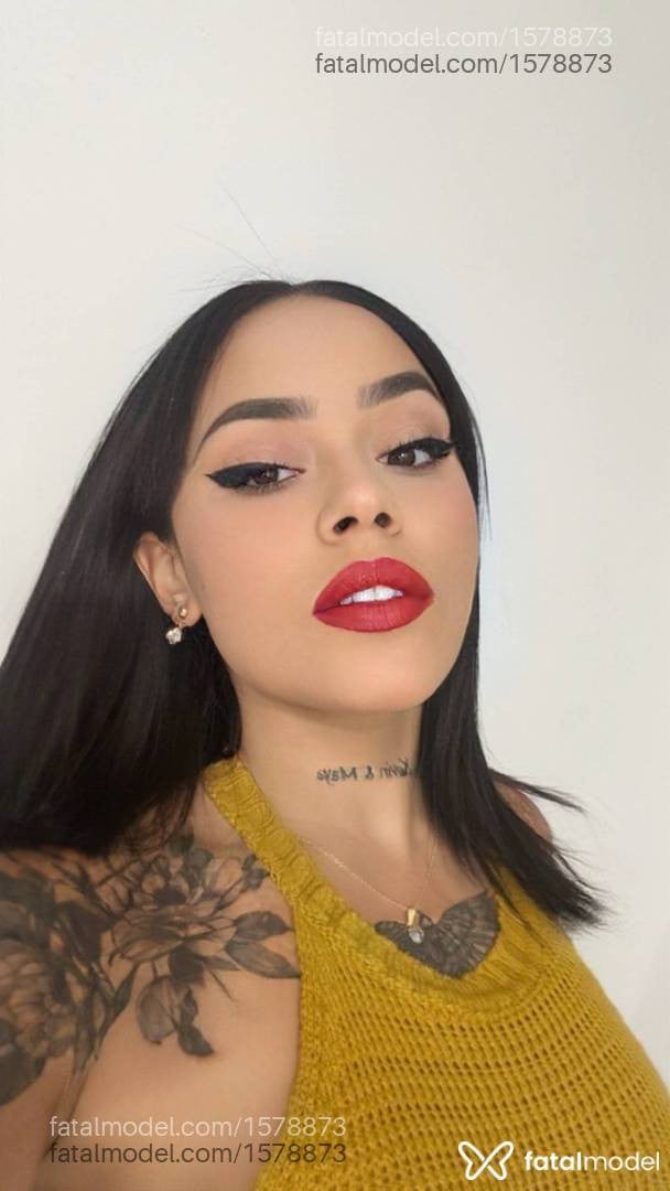 Acompanhante mulher com cabelo castanho de olhos mel em Santos - Yumi Satto