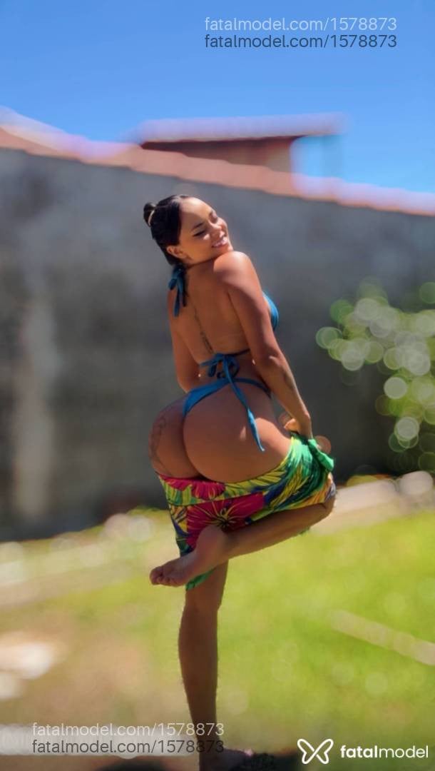 Acompanhante mulher com cabelo castanho de olhos mel - Yumi Satto