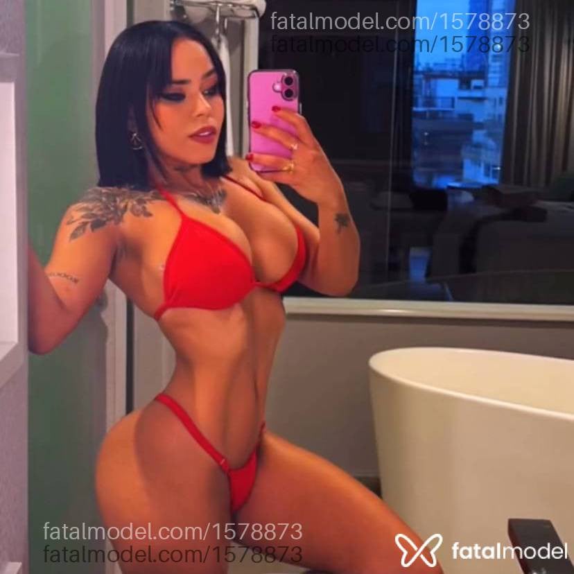 Acompanhante mulher com cabelo castanho de olhos mel - Yumi Satto