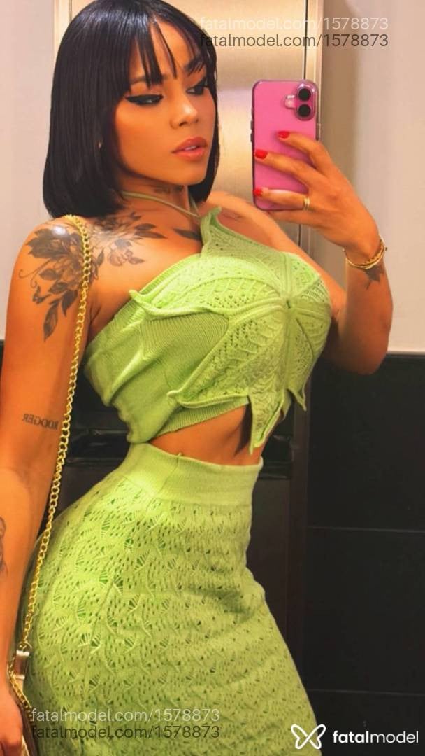 Acompanhante mulher com cabelo castanho de olhos mel - Yumi Satto