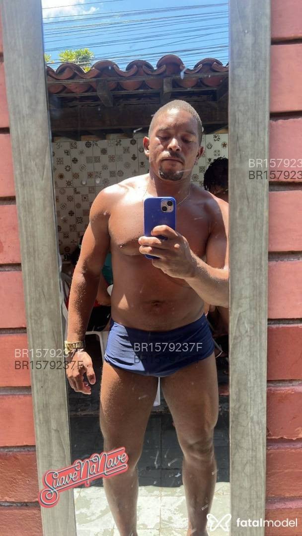 Acompanhante homem com cabelo castanho de olhos castanhos em Paulista Acompanhante homem com cabelo castanho de olhos castanhos em Paulista - HENRIQUE