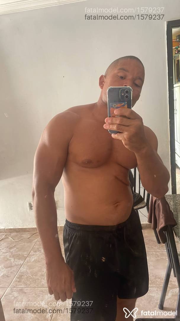 Acompanhante homem com cabelo castanho de olhos castanhos em Paulista - HENRIQUE