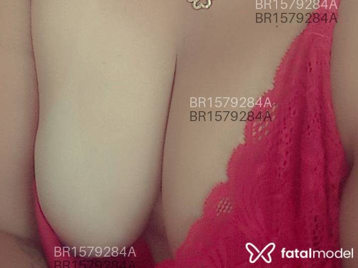 Acompanhante mulher loira (o) de olhos castanhos em Atibaia - Beatriz bia