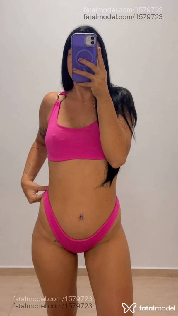 Acompanhante mulher loira (o) de olhos castanhos - Camila