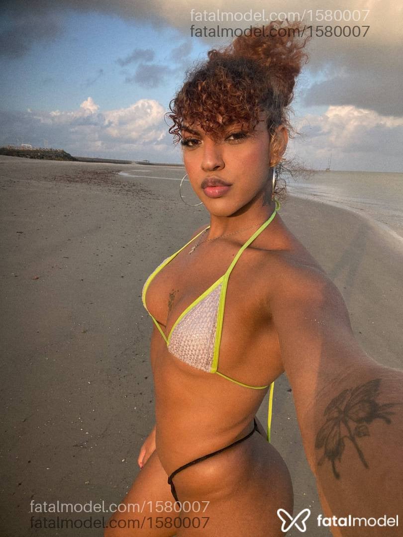Acompanhante mulher trans com cabelo castanho de olhos castanhos em São Luís - Cristhiny