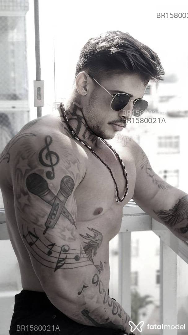 Acompanhante homem morena (o) de olhos castanhos em Lajeado - Arthur fênix