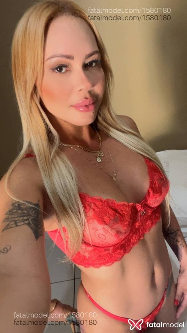 Acompanhante mulher loira (o) de olhos castanhos - Wanessa Bitencurt
