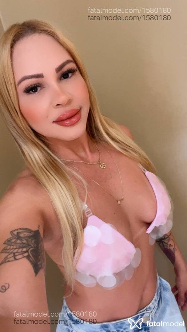 Acompanhante mulher loira (o) de olhos castanhos - Wanessa Bitencurt