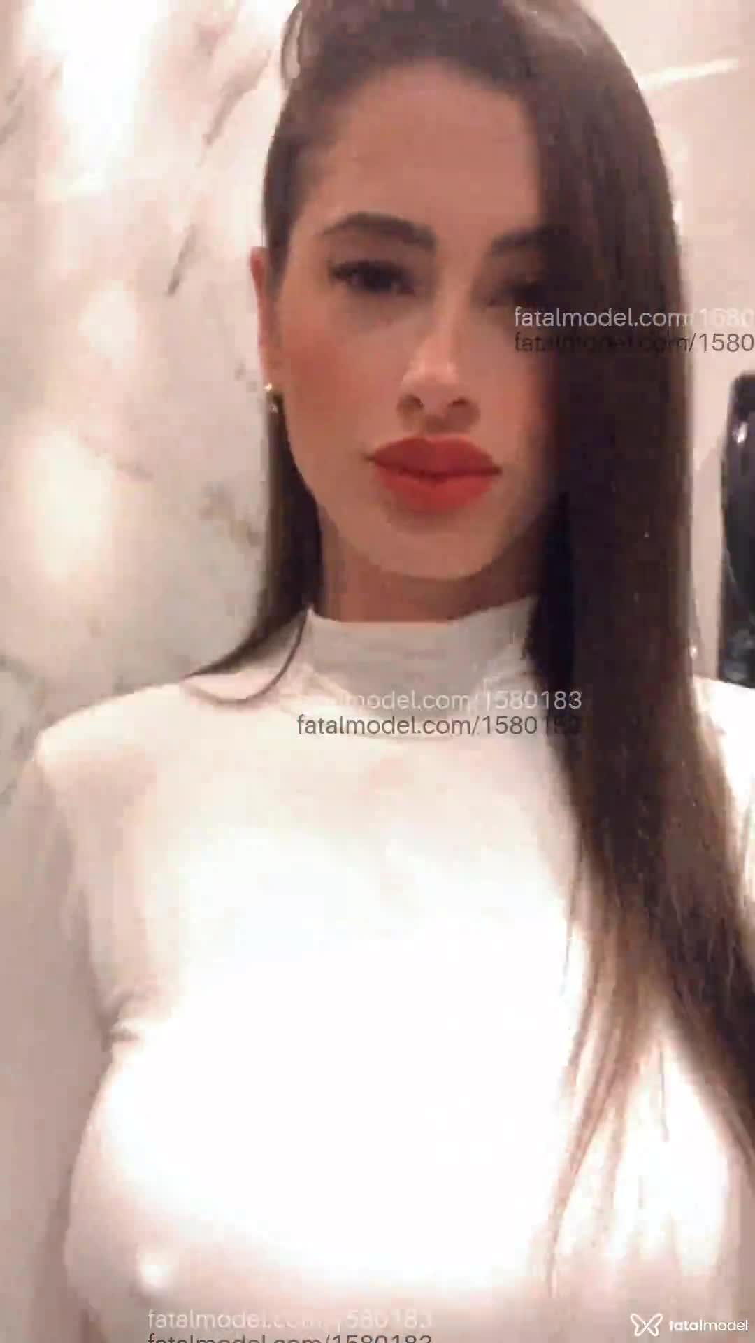 Acompanhante mulher com cabelo castanho de olhos verdes - Karina klayn Acompanhante mulher com cabelo castanho de olhos verdes - Karina klayn