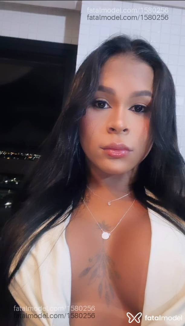 Acompanhante travesti morena (o) de olhos pretos - Iara liz