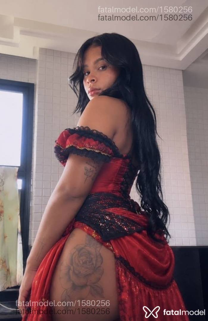 Acompanhante travesti morena (o) de olhos pretos em Aracruz Acompanhante travesti morena (o) de olhos pretos em Aracruz - Iara liz