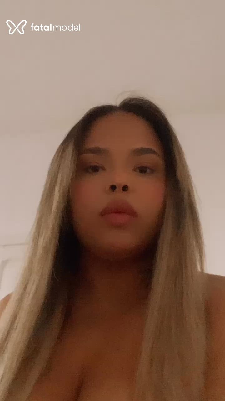 Acompanhante mulher loira (o) de olhos castanhos em Belo Horizonte - Monique