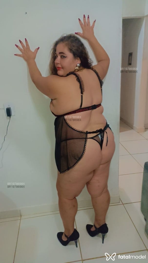 Acompanhante mulher loira (o) de olhos castanhos em Uberlândia - Mariana