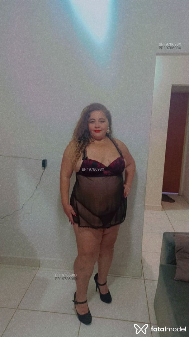 Acompanhante mulher loira (o) de olhos castanhos em Uberlândia - Mariana