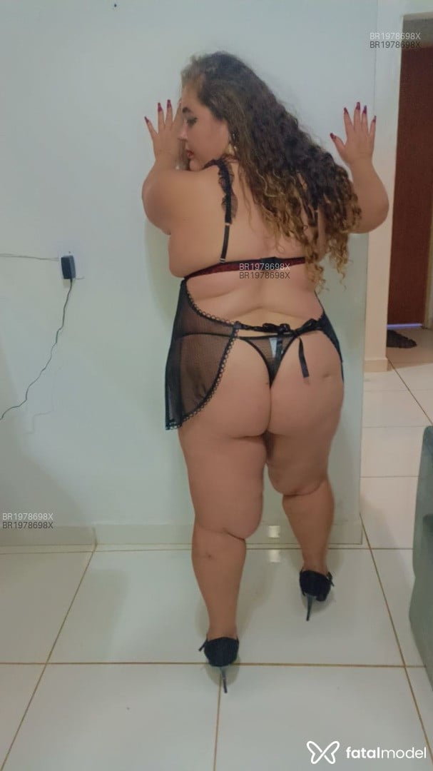Acompanhante mulher loira (o) de olhos castanhos em Uberlândia - Mariana