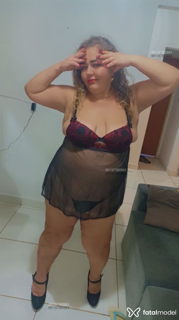 Acompanhante mulher loira (o) de olhos castanhos em Uberlândia - Mariana