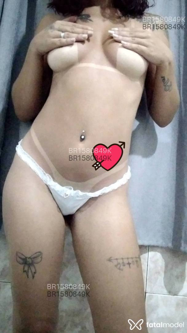 Acompanhante mulher com cabelo castanho de olhos castanhos em Virtual Acompanhante mulher com cabelo castanho de olhos castanhos em Virtual - BIA CAMPOS