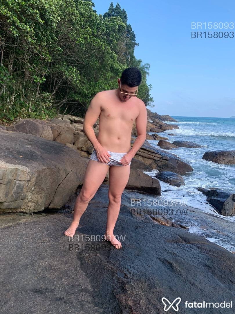 Acompanhante homem com cabelo castanho de olhos castanhos em Guaratinguetá Acompanhante homem com cabelo castanho de olhos castanhos em Guaratinguetá - Thomás Castro