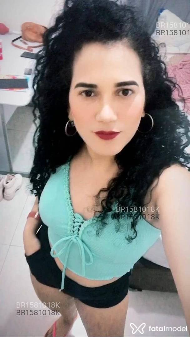 Acompanhante mulher com cabelo castanho de olhos castanhos em Ji-Paraná - Anastácia