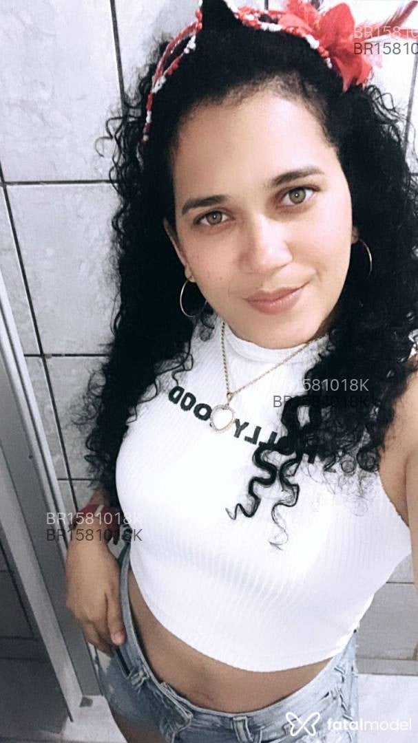 Acompanhante mulher com cabelo castanho de olhos castanhos em Ji-Paraná - Anastácia