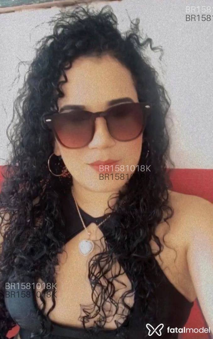 Acompanhante mulher com cabelo castanho de olhos castanhos em Ji-Paraná - Anastácia