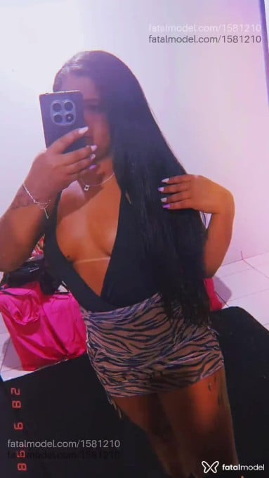 Acompanhante mulher morena (o) de olhos castanhos em Morrinhos Acompanhante mulher morena (o) de olhos castanhos em Morrinhos - Lolozinha