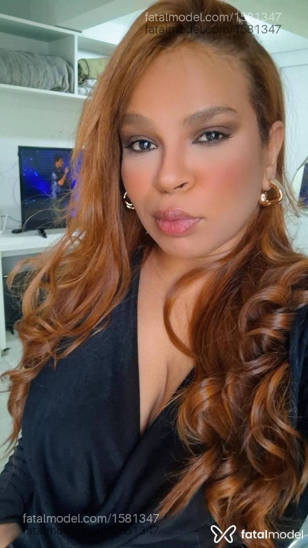 Acompanhante mulher morena (o) de olhos pretos - Liz Camargo