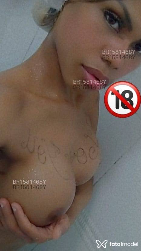 Acompanhante mulher trans loira (o) de olhos castanhos em Balneário Camboriú - Isabelly Lins