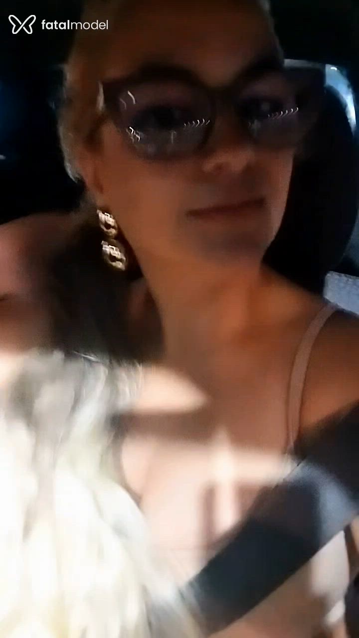 Acompanhante mulher loira (o) de olhos castanhos - Fabyanna Tufão Acompanhante mulher loira (o) de olhos castanhos - Fabyanna Tufão