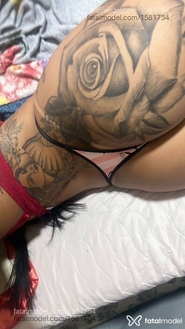 Acompanhante mulher morena (o) de olhos castanhos - Maya Dominic