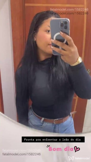 Acompanhante mulher com cabelo castanho de olhos castanhos em Ibatiba - Karina