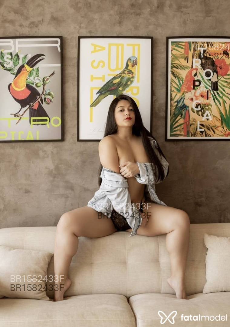 Acompanhante mulher com cabelo castanho de olhos castanhos em São Paulo - Luana Tiemi