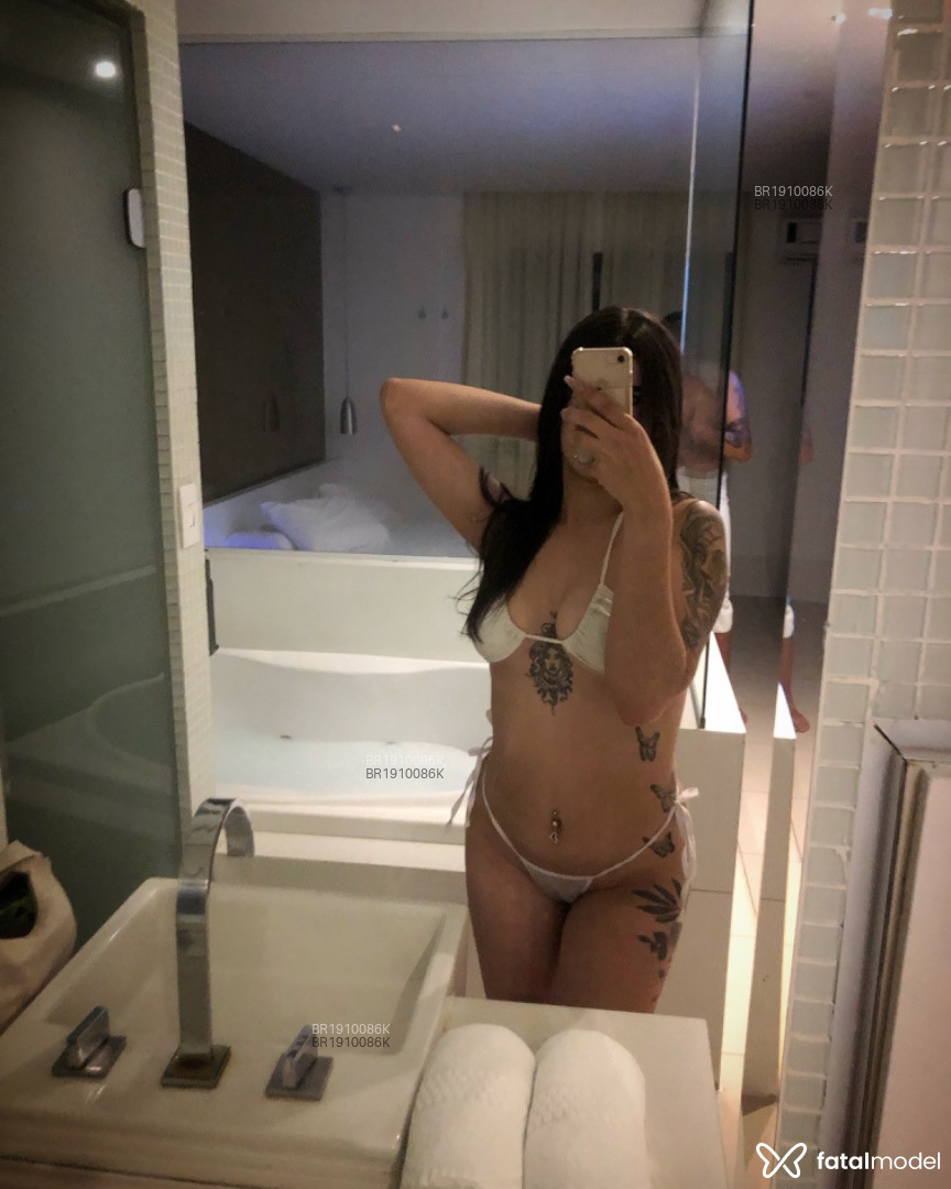 Acompanhante mulher morena (o) de olhos pretos em São Paulo Acompanhante mulher morena (o) de olhos pretos em São Paulo - Priscila