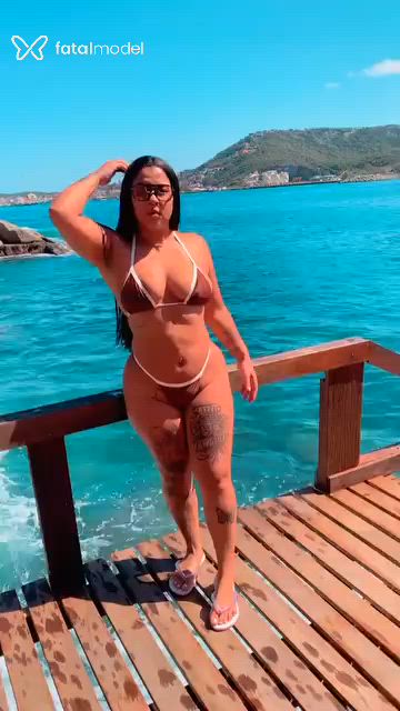 Acompanhante mulher morena (o) de olhos castanhos - Vitória Souza