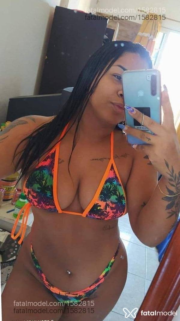 Acompanhante mulher morena (o) de olhos castanhos em Araguari - Vitória Souza