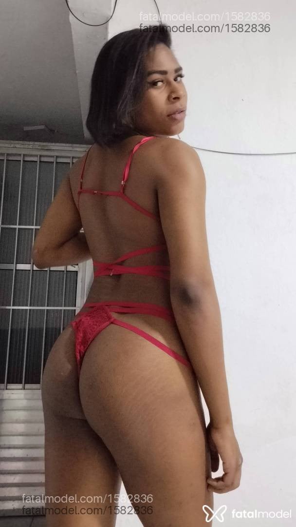 Acompanhante mulher trans morena (o) de olhos castanhos - Juuby