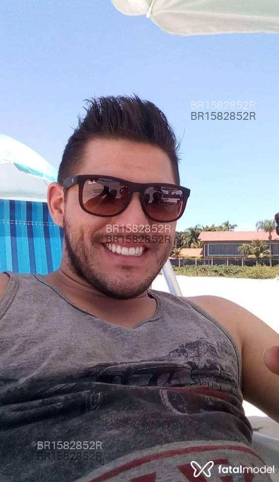 Acompanhante homem morena (o) de olhos castanhos em Virtual Acompanhante homem morena (o) de olhos castanhos em Virtual - Matteo Britt