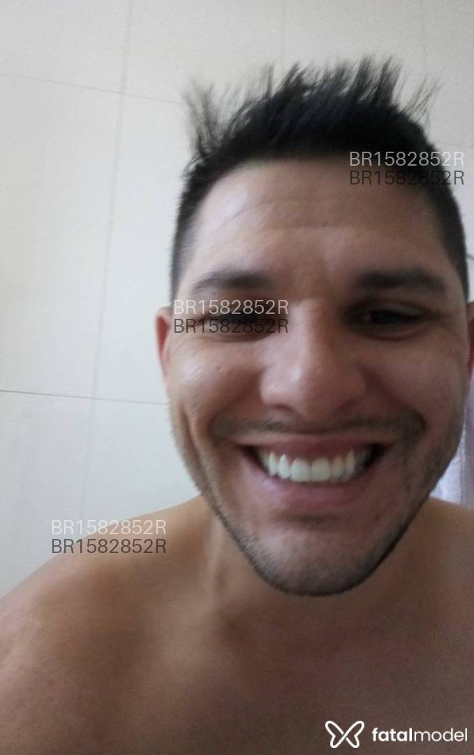 Acompanhante homem morena (o) de olhos castanhos em Virtual Acompanhante homem morena (o) de olhos castanhos em Virtual - Matteo Britt