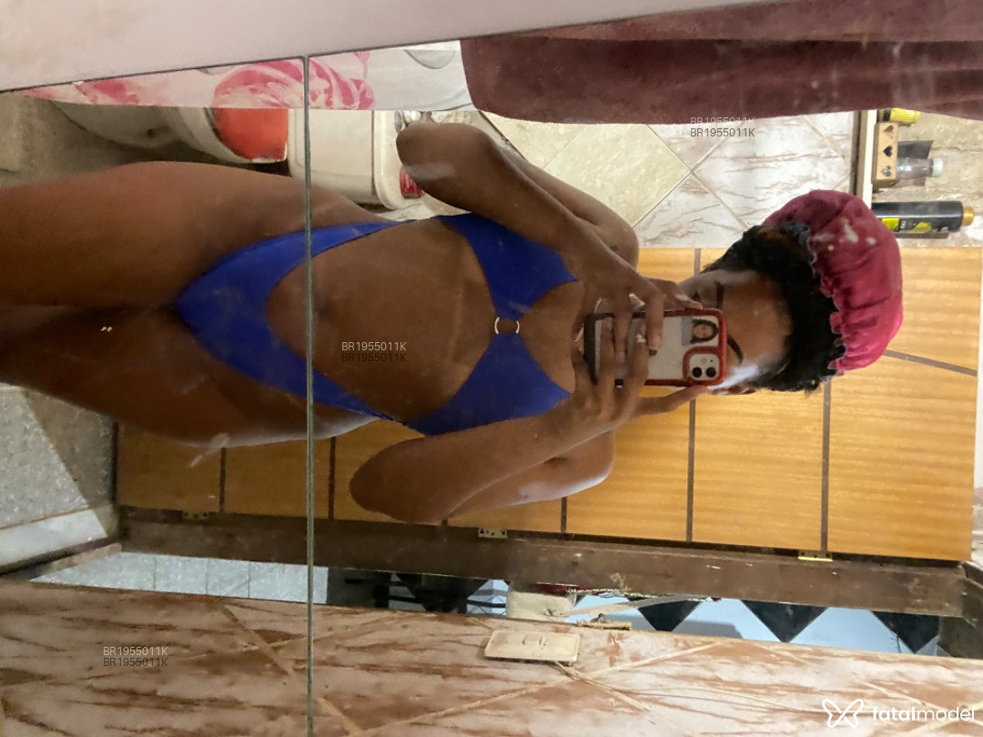 Acompanhante mulher com cabelo castanho de olhos pretos em Rio de Janeiro - Esthefani