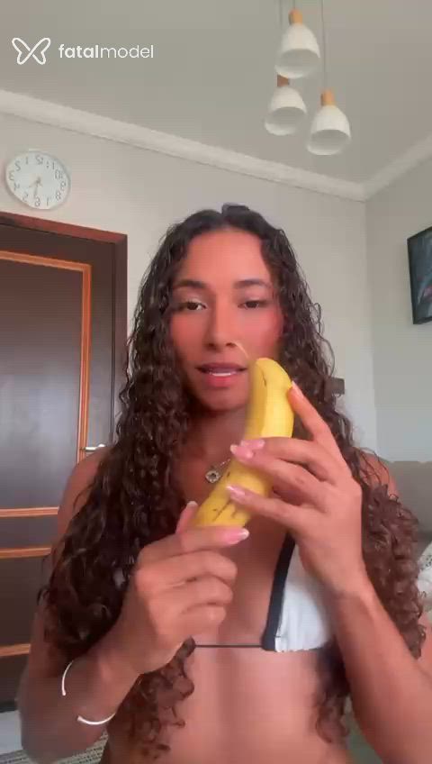 Acompanhante mulher morena (o) de olhos pretos em Vespasiano Acompanhante mulher morena (o) de olhos pretos em Vespasiano - Aurora Martini