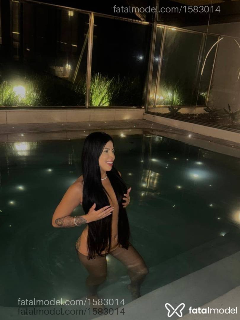 Acompanhante mulher morena (o) de olhos verdes em Macaé - Karine Reis
