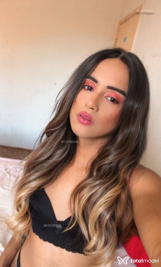 Acompanhante travesti loira (o) de olhos pretos em Bauru Acompanhante travesti loira (o) de olhos pretos em Bauru - Melissa Vandergeld