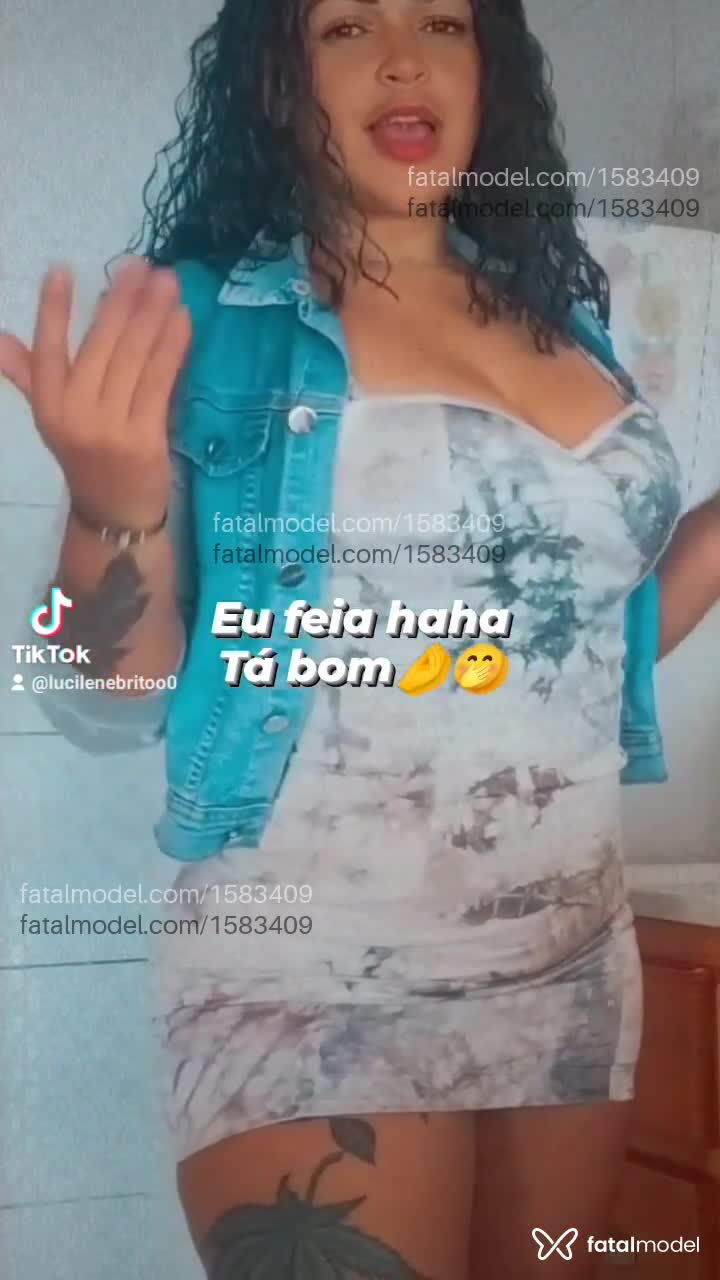 Acompanhante mulher morena (o) de olhos castanhos - Morena