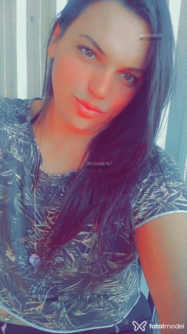 Acompanhante travesti com cabelo castanho de olhos castanhos em Umuarama - Pérola