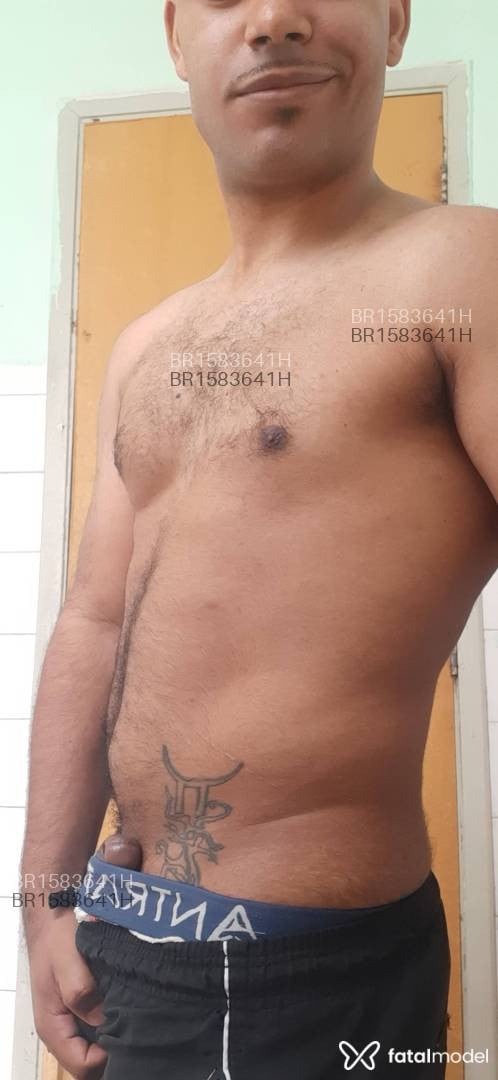 Acompanhante homem com cabelo castanho de olhos castanhos em Campinas - Gustavo Oliveira