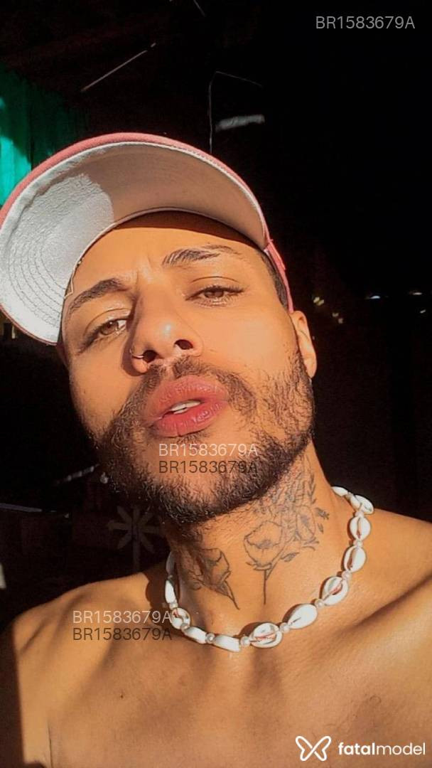 Acompanhante homem com cabelo castanho de olhos mel em Goiânia - Rafael Salles
